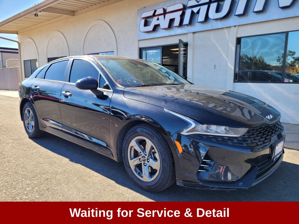 Ebony Black, 2022 KIA K5 Image 