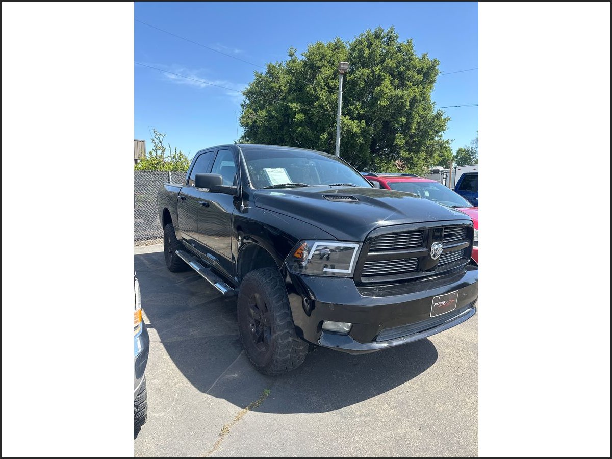 BLACK, 2011 RAM 1500 CREW CAB Image 