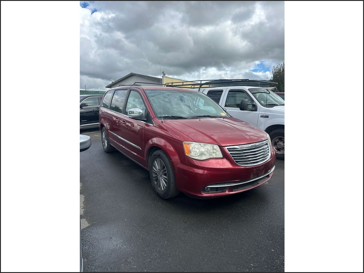 BURGUNDY, 2014 CHRYSLER TOWN & COUNTRY Image 1