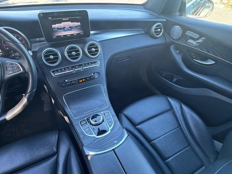 2018 Mercedes-Benz GLC GLC300 - Photo 11