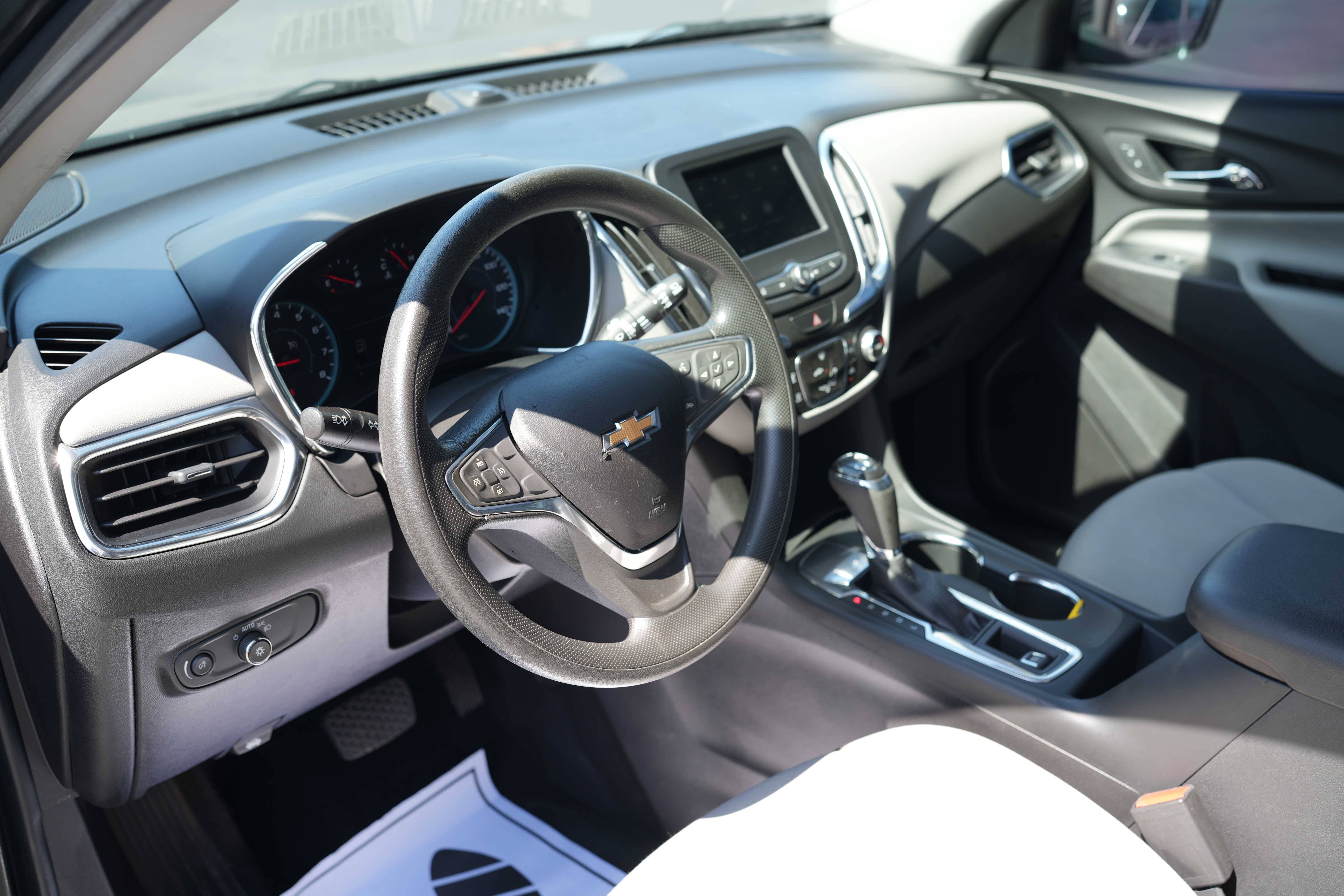 2019 Chevrolet Equinox LS - Photo 14