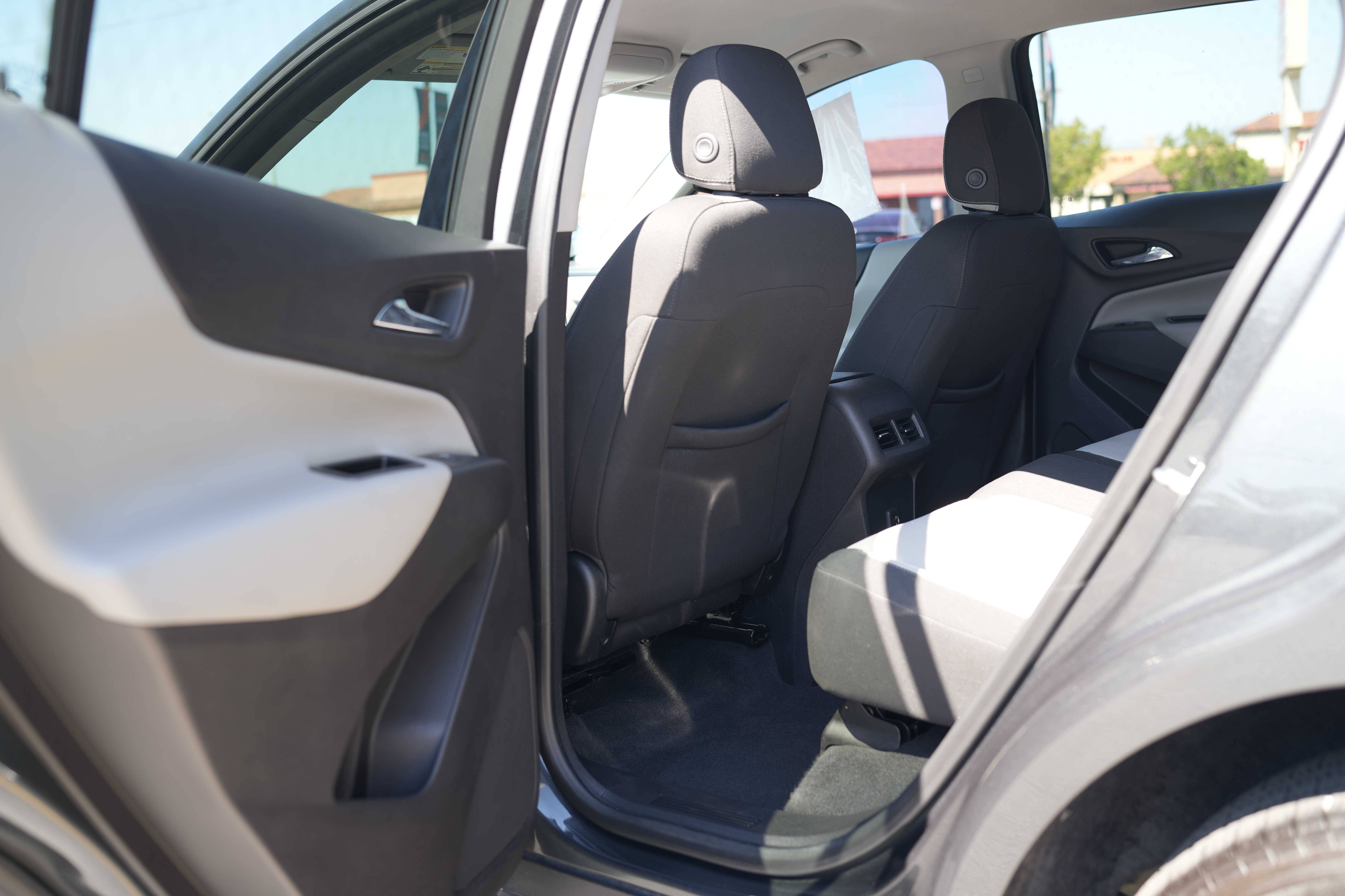 2019 Chevrolet Equinox LS - Photo 15