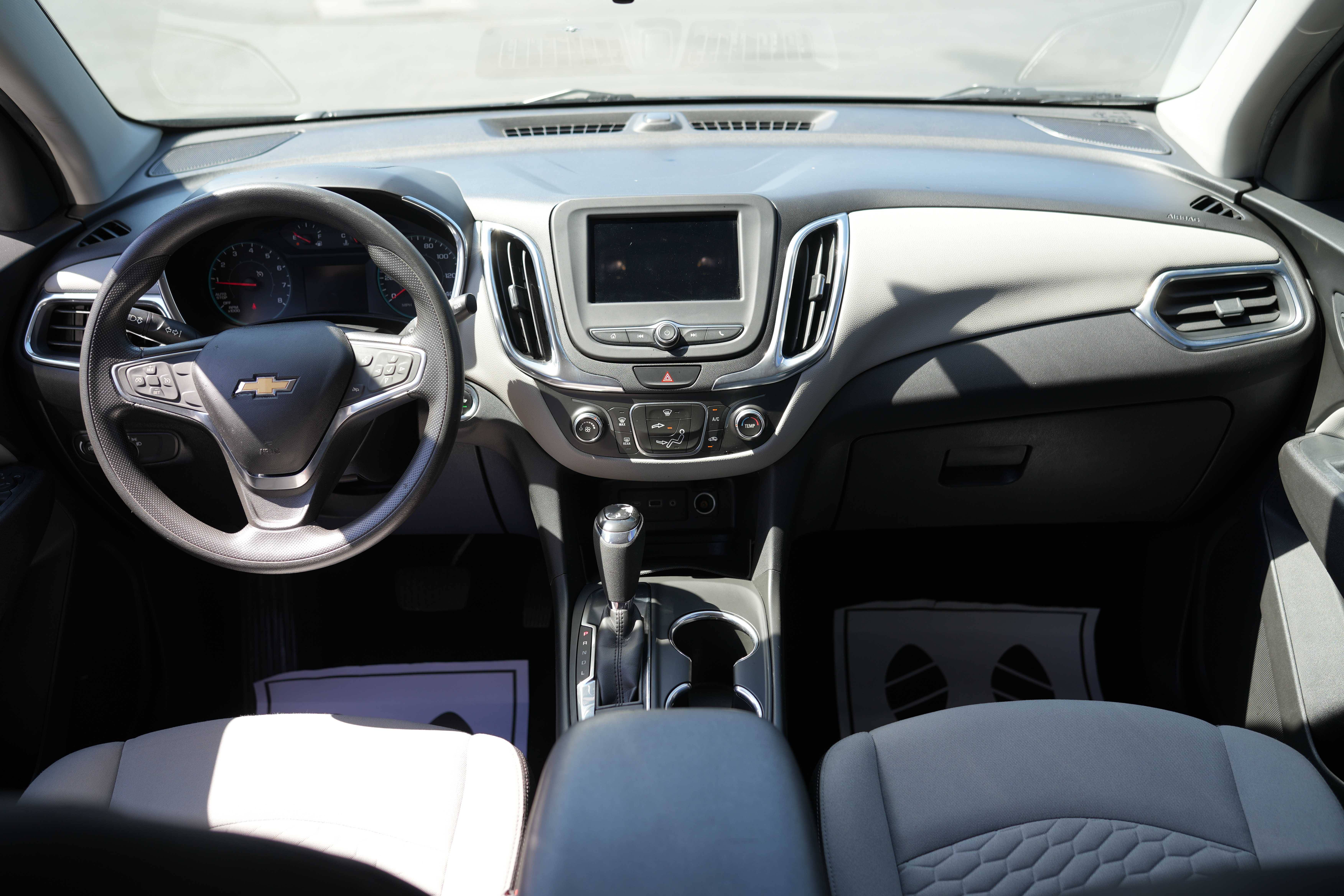 2019 Chevrolet Equinox LS - Photo 18