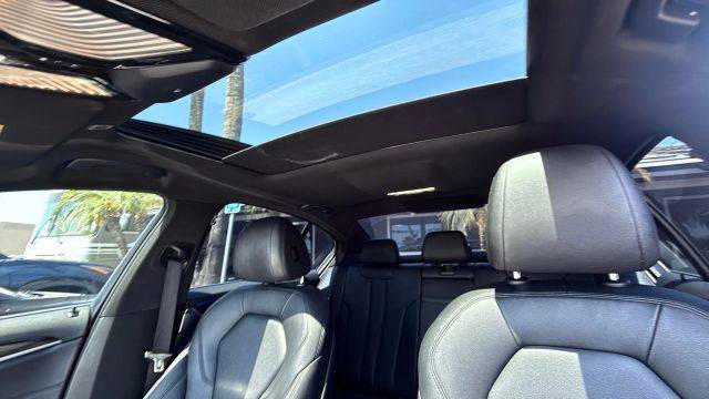 2018 BMW 5 Series 530i - Photo 12