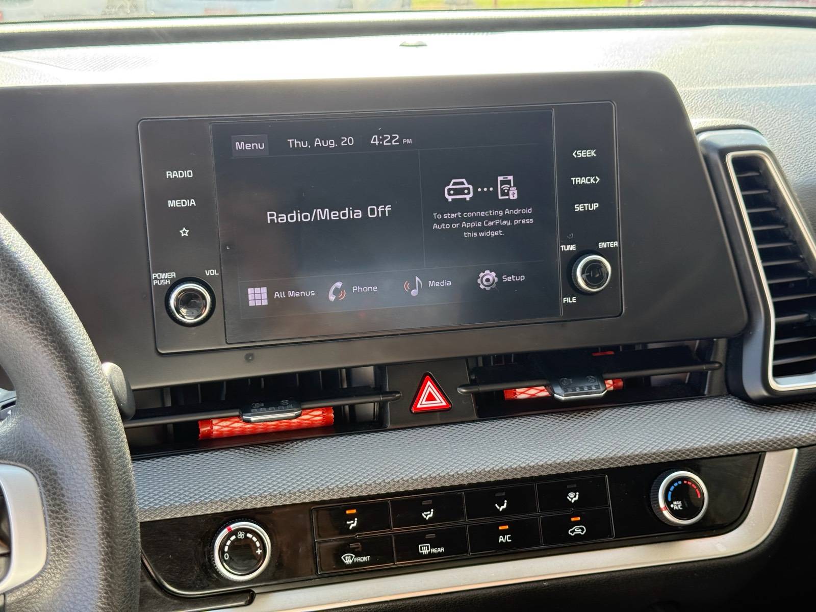 2024 Kia Sportage LX - Photo 13