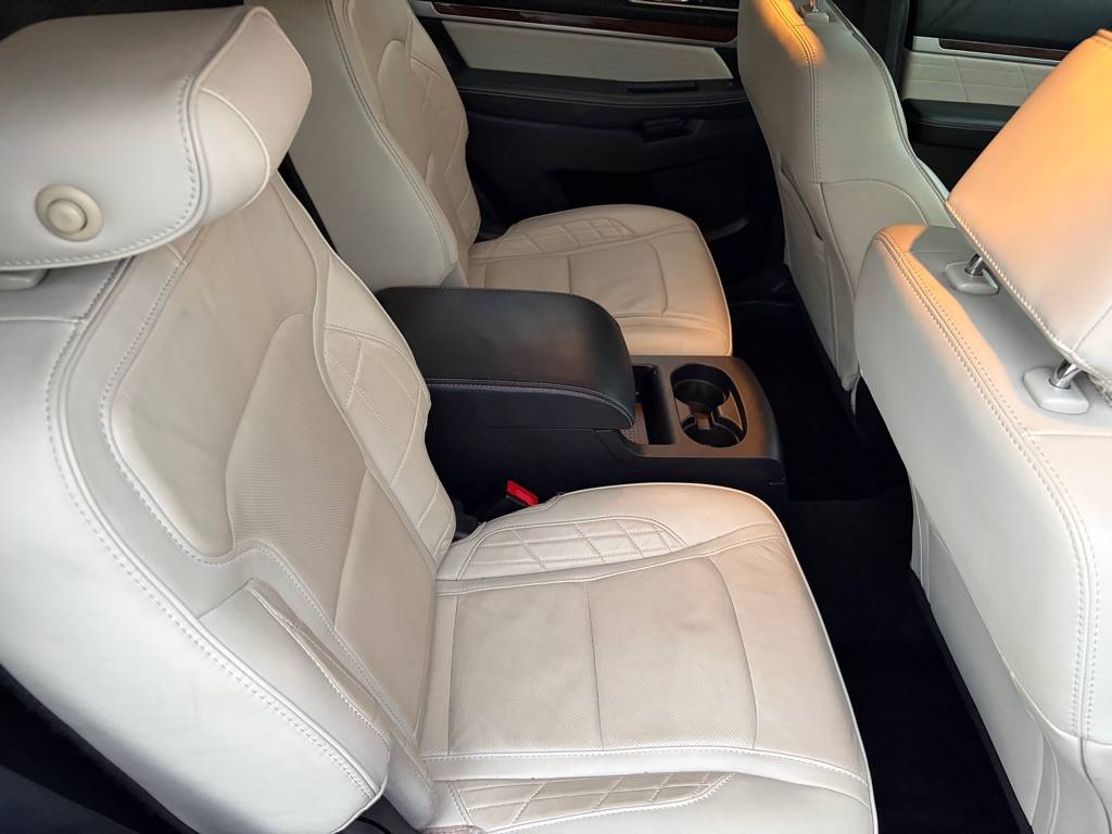 2017 Ford Explorer Platinum - Photo 13