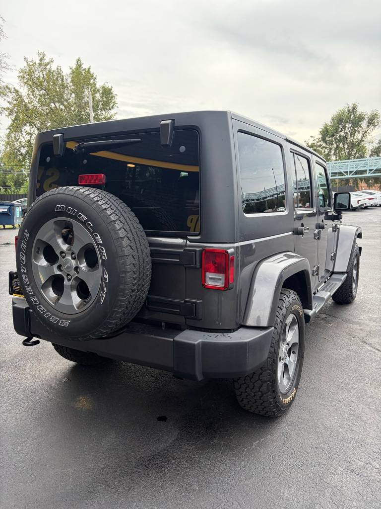 2017 Jeep Wrangler Unlimited Sahara - Photo 8
