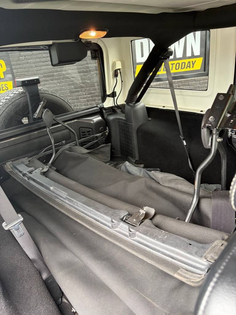 2017 Jeep Wrangler Unlimited Sahara - Photo 13
