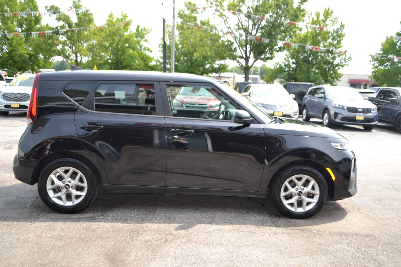 2022 Kia Soul LX - Photo 7