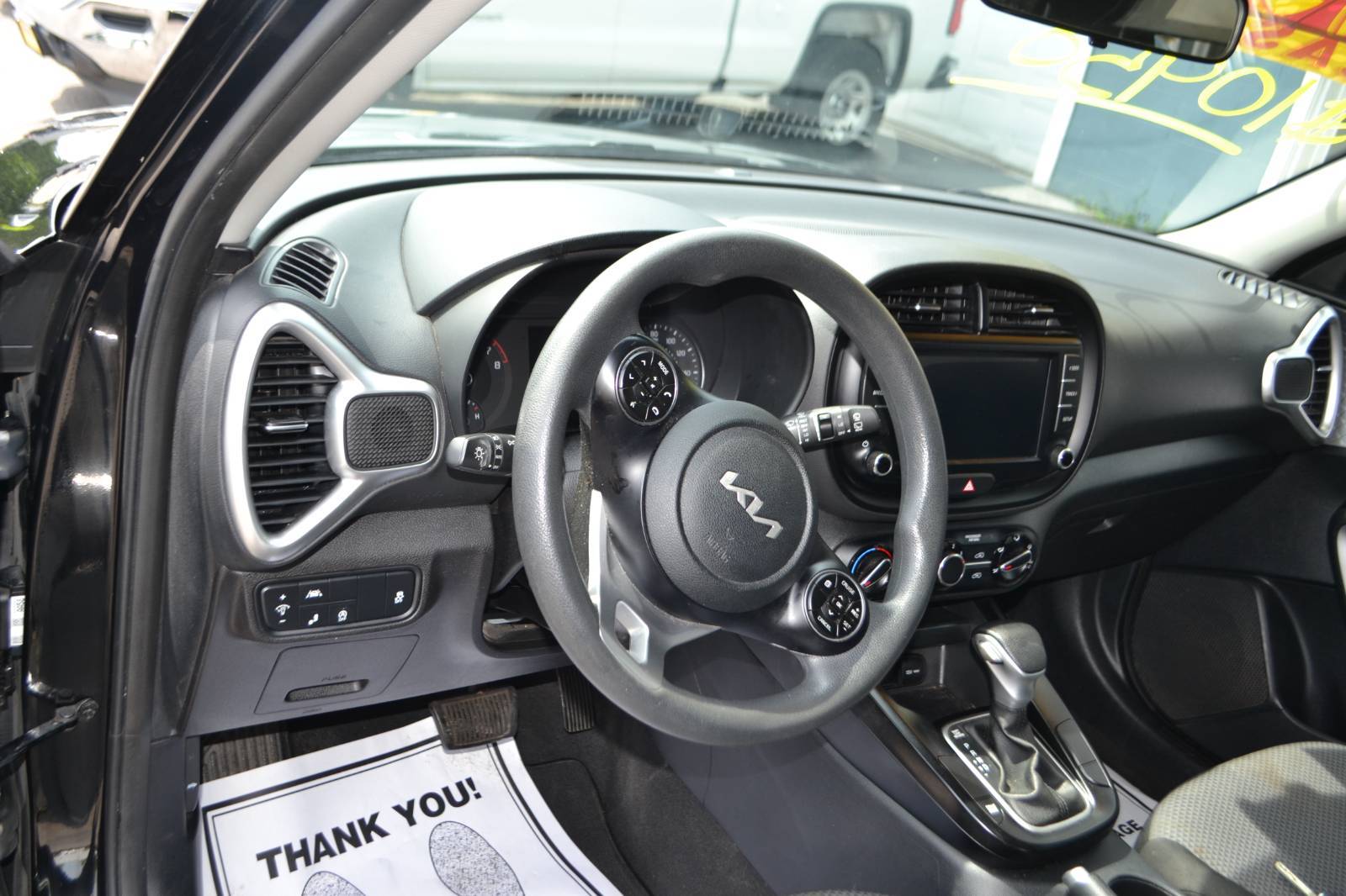 2022 Kia Soul LX - Photo 14