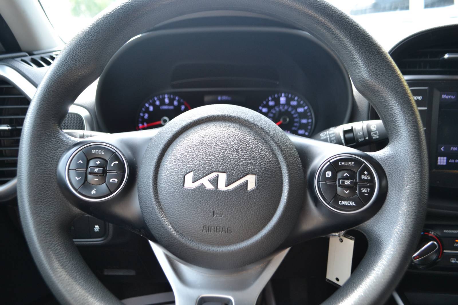 2022 Kia Soul LX - Photo 23