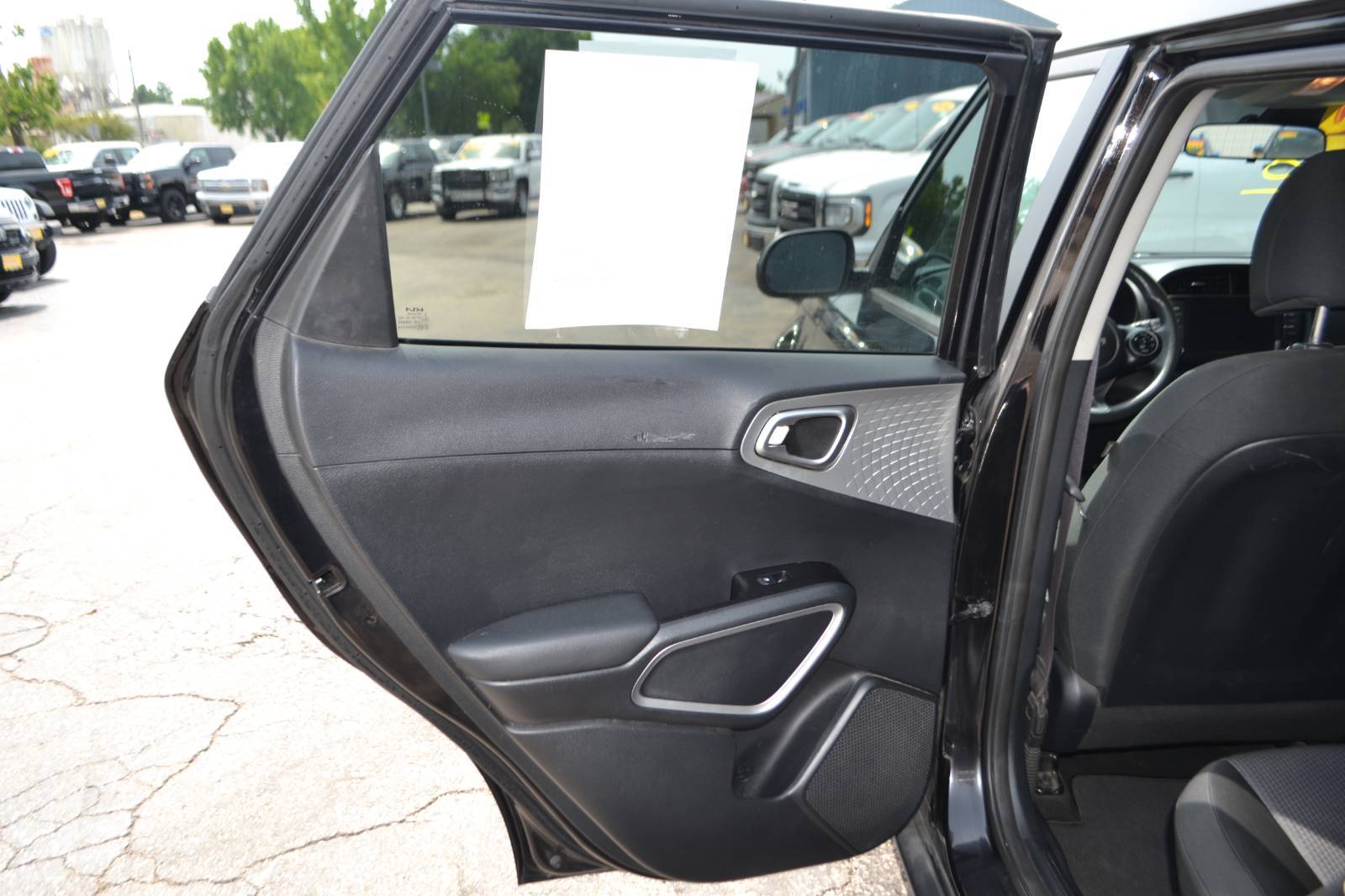 2022 Kia Soul LX - Photo 26