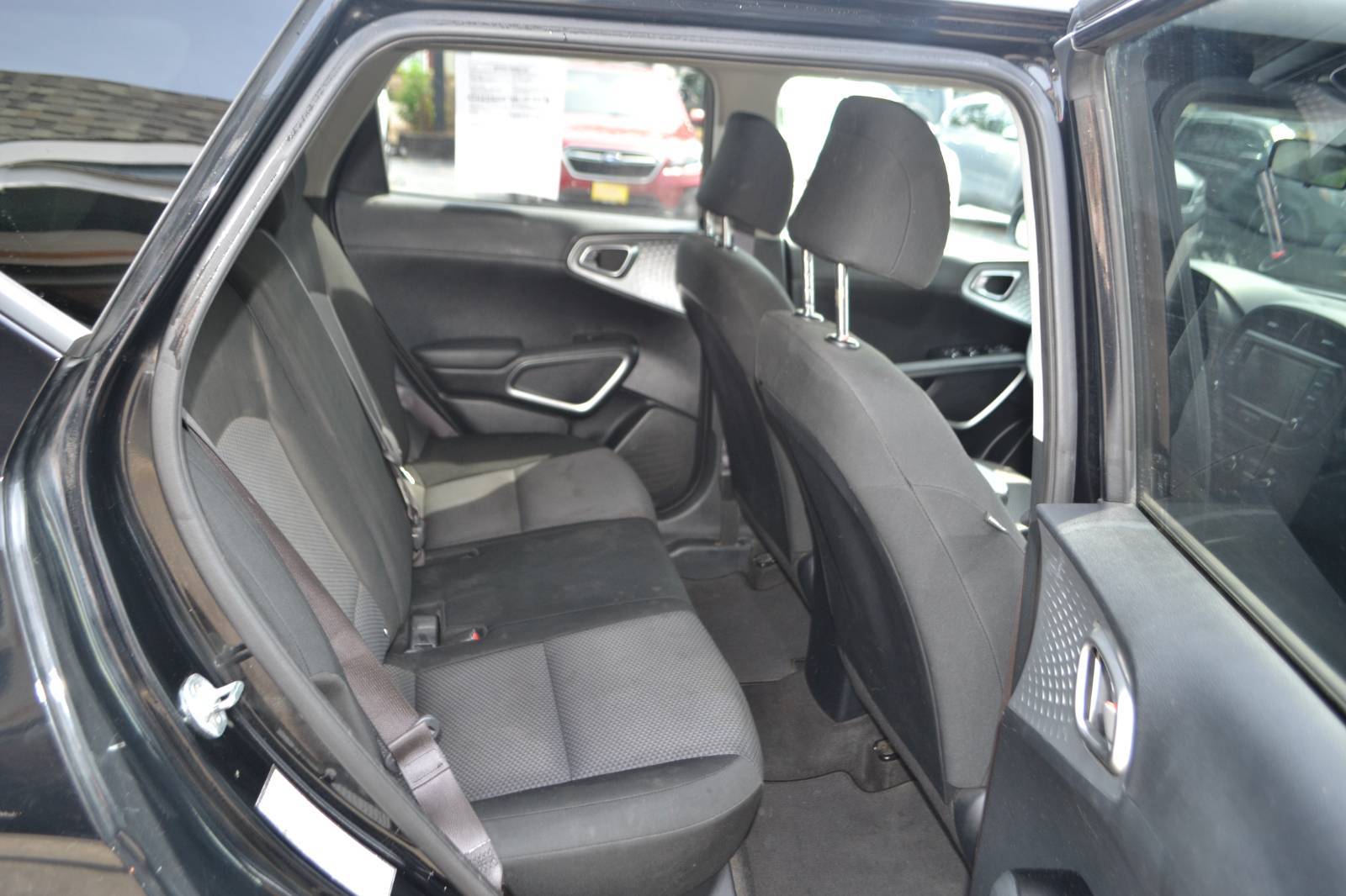 2022 Kia Soul LX - Photo 28