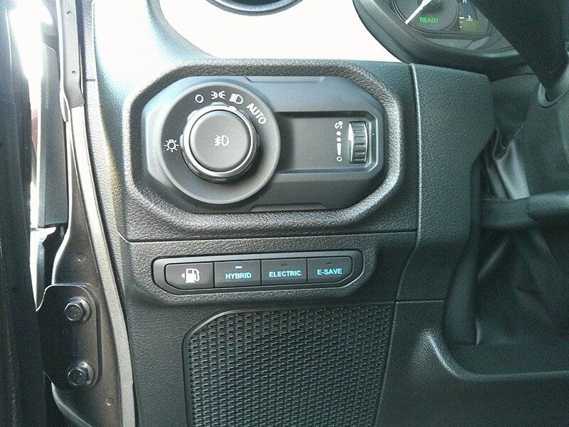 2025 Jeep Wrangler 4xe Willys 4XE - Photo 28