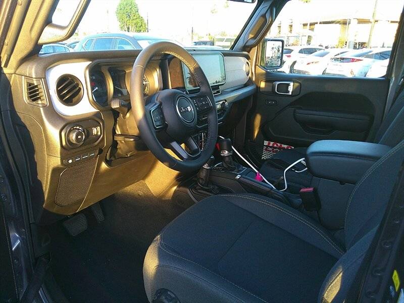 2025 Jeep Wrangler 4xe Willys 4XE - Photo 16
