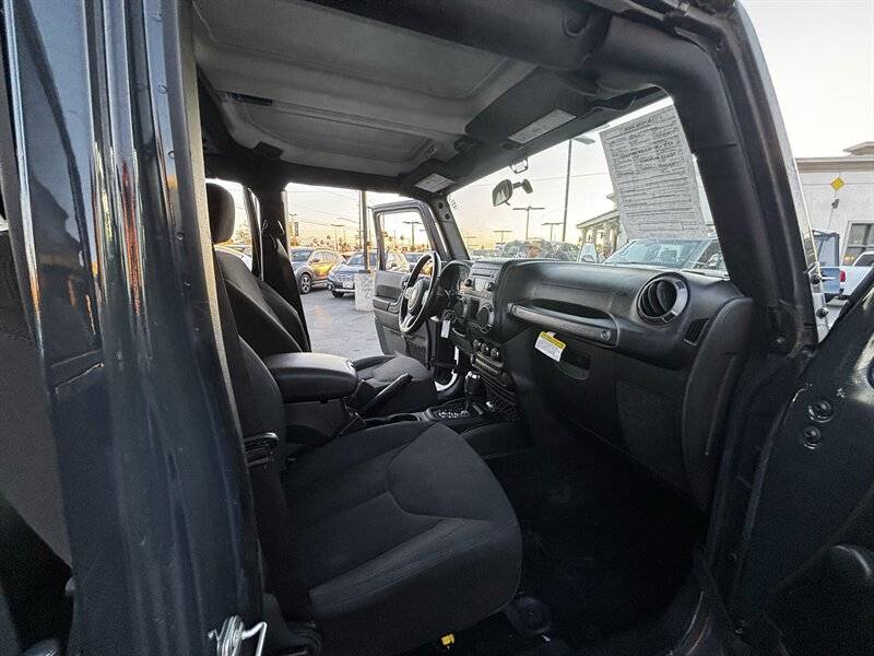 2017 Jeep Wrangler Unlimited Sport - Photo 23