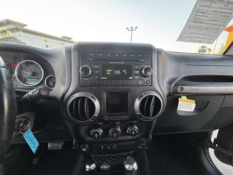 2017 Jeep Wrangler Unlimited Sport - Photo 14