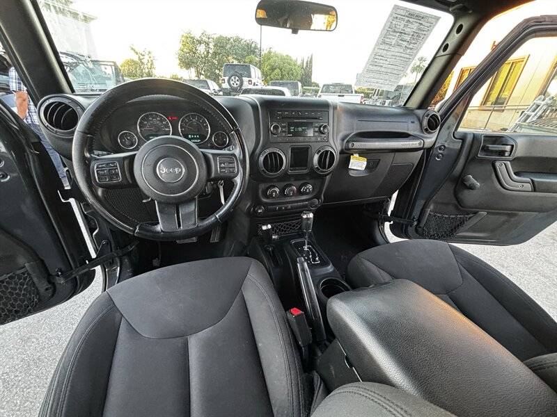 2017 Jeep Wrangler Unlimited Sport - Photo 18