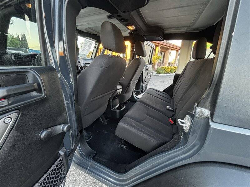 2017 Jeep Wrangler Unlimited Sport - Photo 12