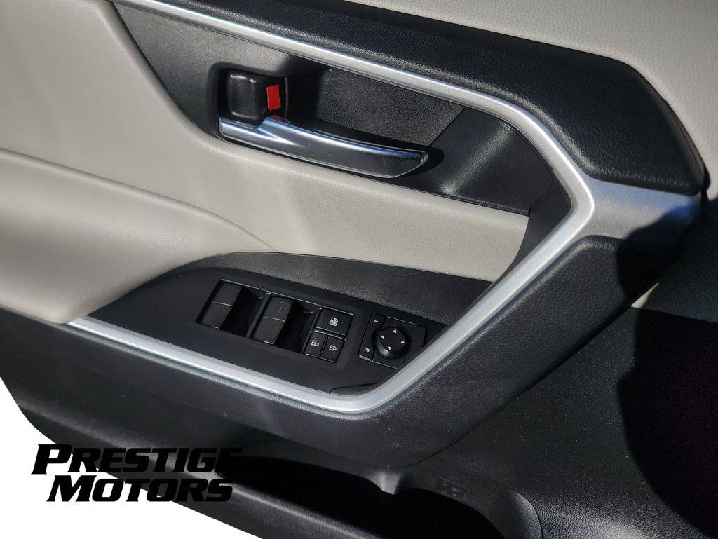 2021 Toyota RAV4 XLE - Photo 25