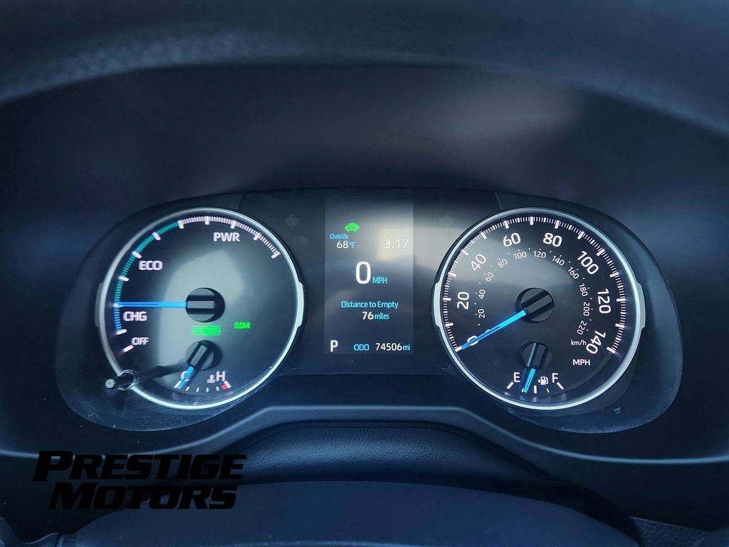 2021 Toyota RAV4 XLE - Photo 18