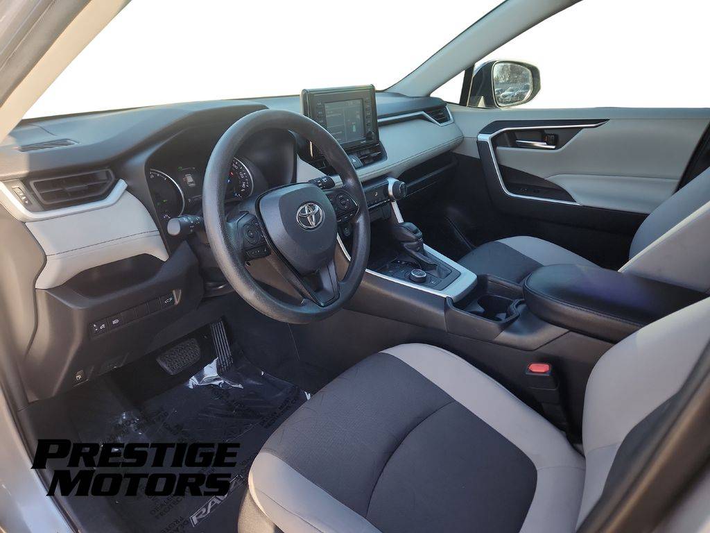 2021 Toyota RAV4 XLE - Photo 22