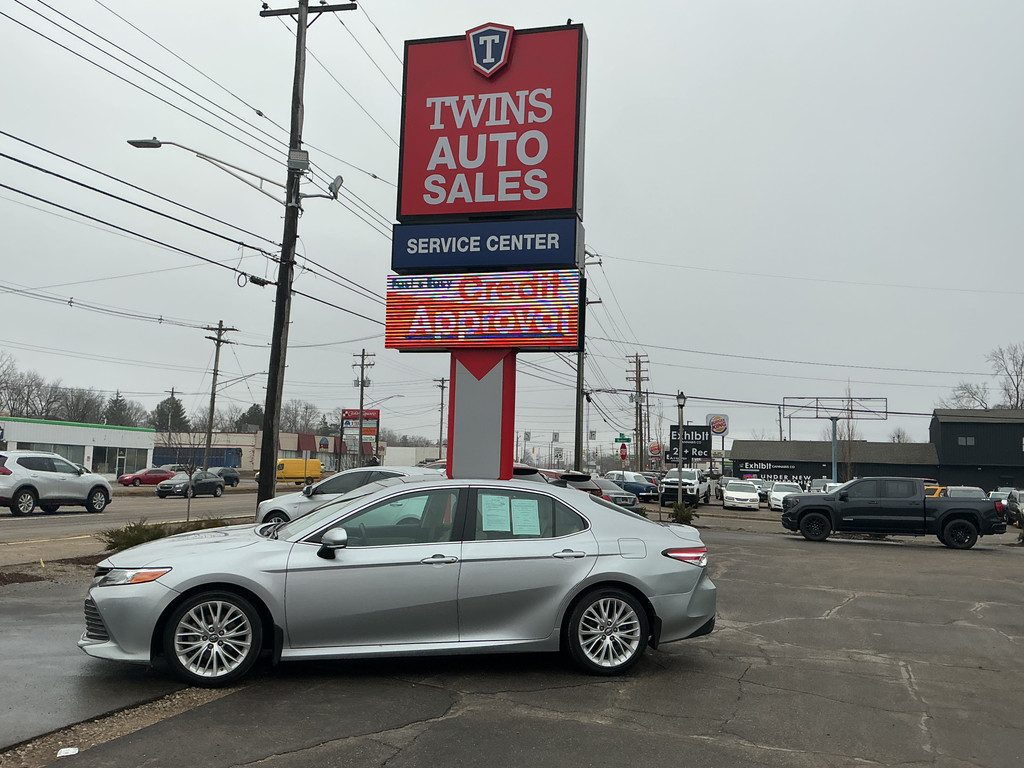 2018 TOYOTA CAMRY for sale in LANSING