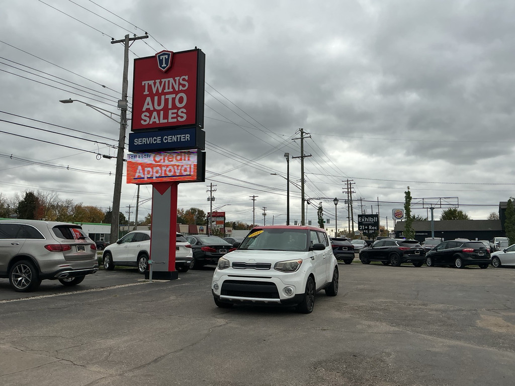 2017 KIA SOUL for sale in LANSING