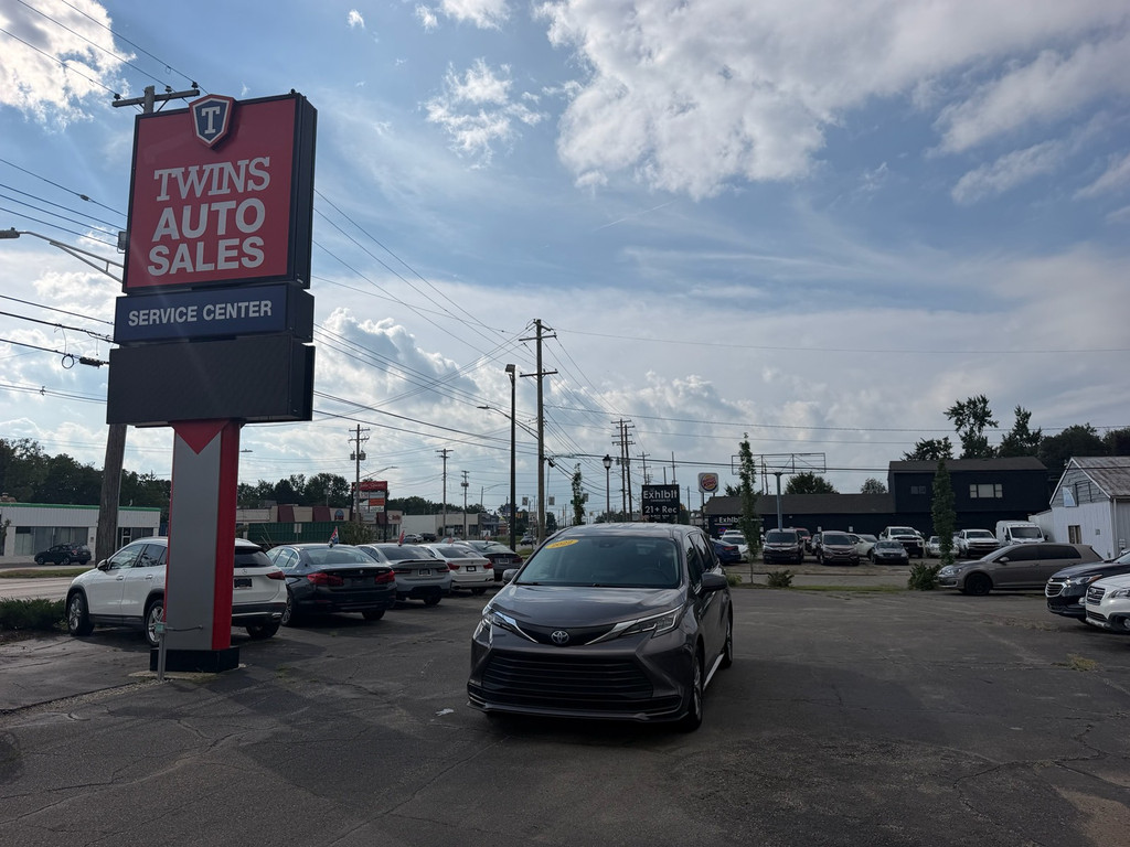 2022 TOYOTA SIENNA for sale in LANSING