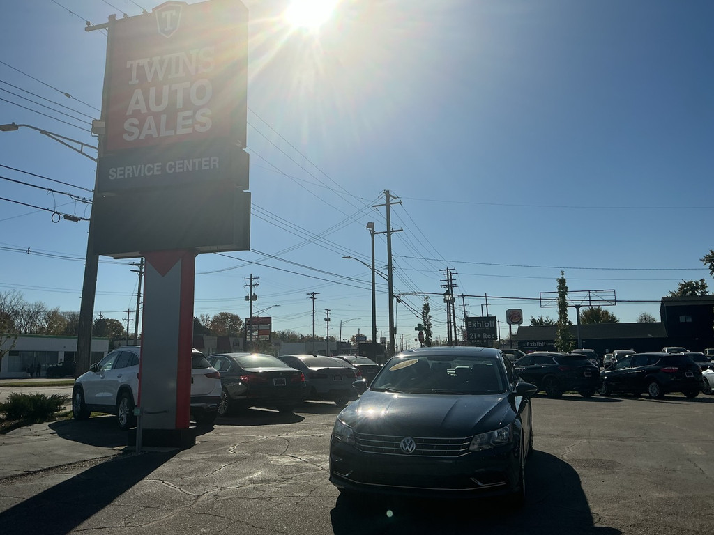 2019 VOLKSWAGEN PASSAT for sale in LANSING