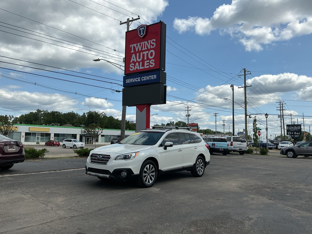 2017 SUBARU OUTBACK for sale in LANSING
