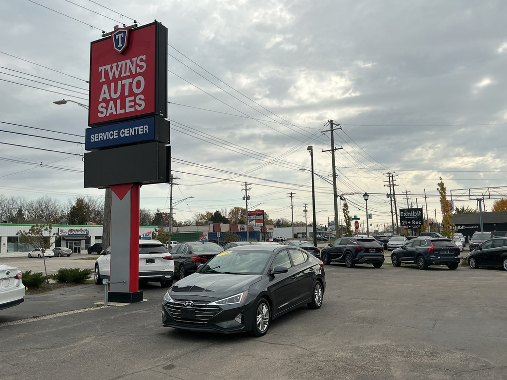 2020 HYUNDAI ELANTRA for sale in LANSING