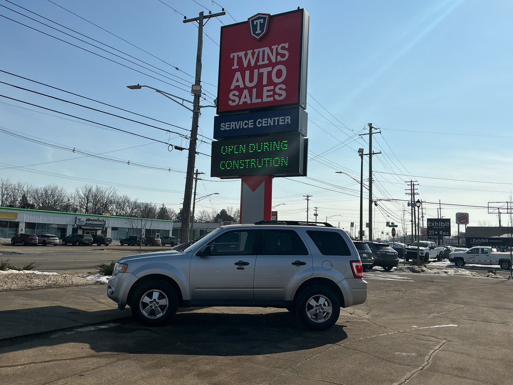 2011 FORD ESCAPE for sale in LANSING