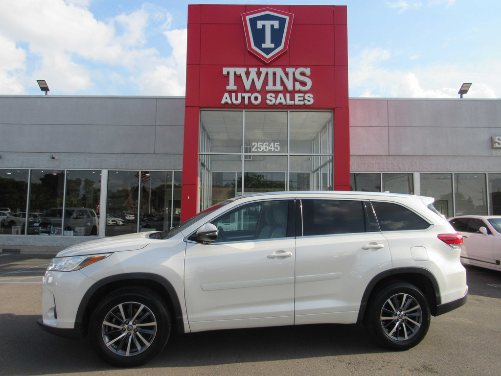 2017 TOYOTA HIGHLANDER for sale in REDFORD