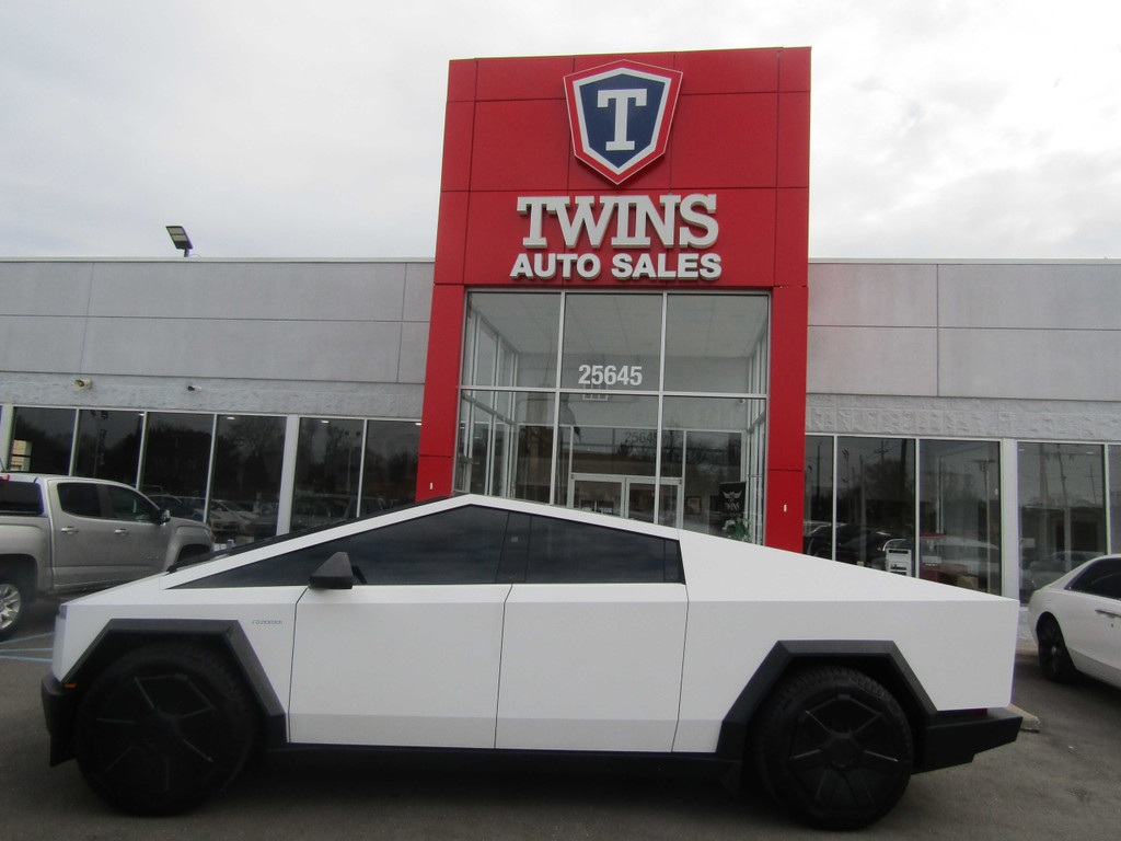 2024 TESLA CYBERTRUCK for sale in REDFORD