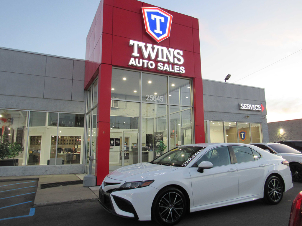 2021 TOYOTA CAMRY for sale in REDFORD