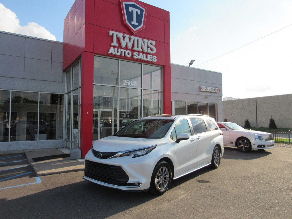 2022 TOYOTA SIENNA for sale in REDFORD