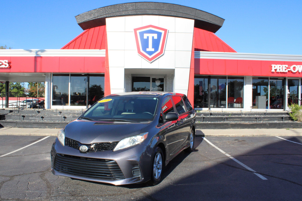 2018 TOYOTA SIENNA for sale in TAYLOR