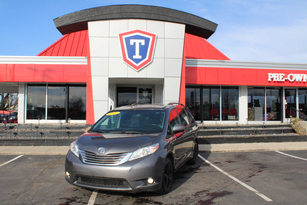 2017 TOYOTA SIENNA for sale in TAYLOR