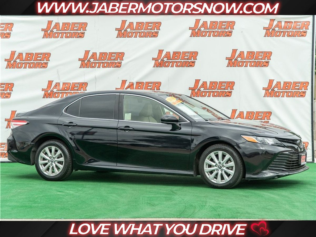 2018 TOYOTA CAMRY for sale in REEDLEY