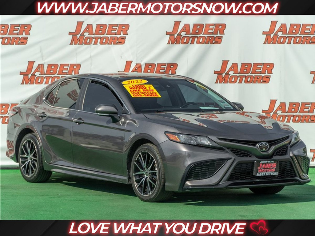 2022 TOYOTA CAMRY for sale in REEDLEY