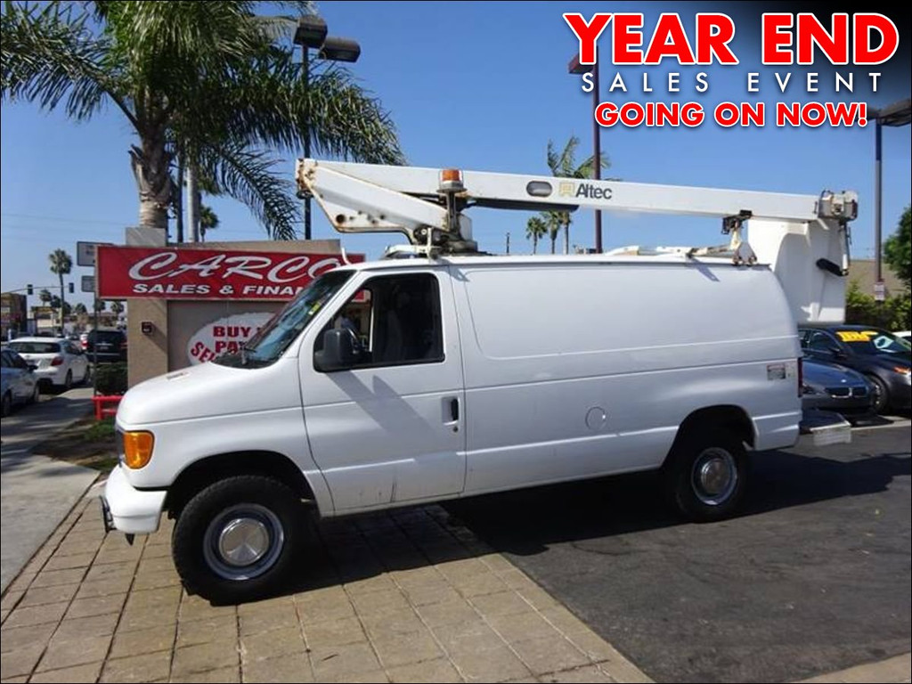 2006 Ford Econoline Van Commercial