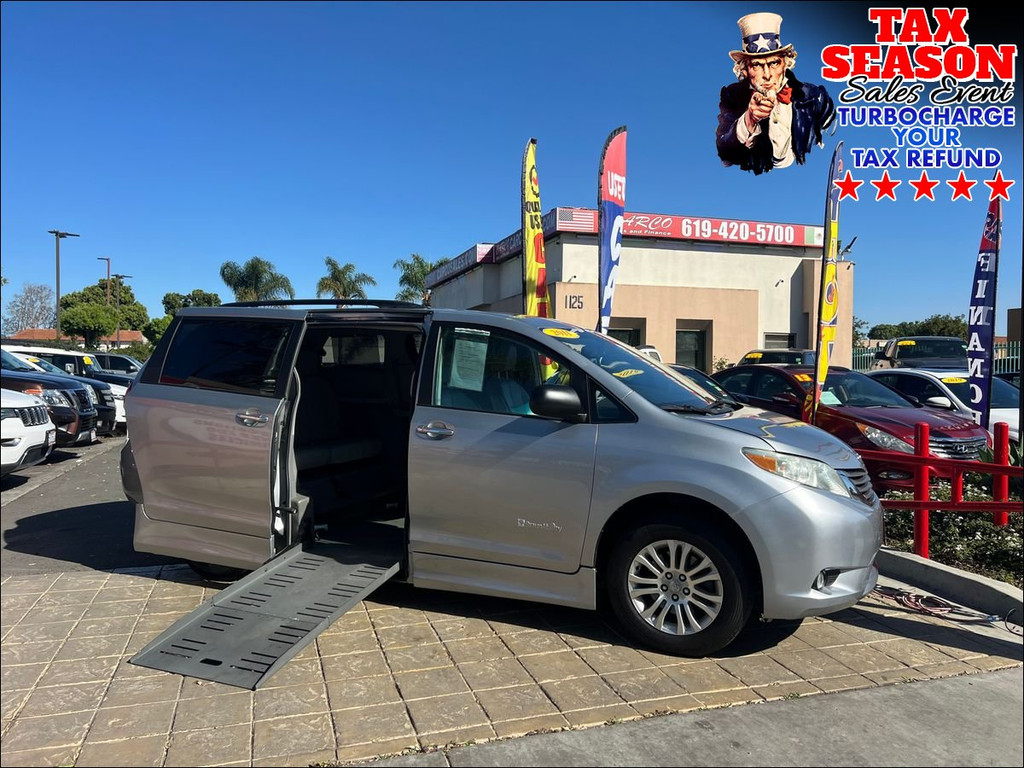 2011 TOYOTA SIENNA for sale in CHULA VISTA