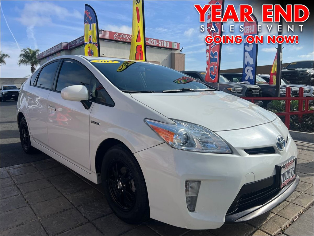 2013 Toyota Prius Two's photo