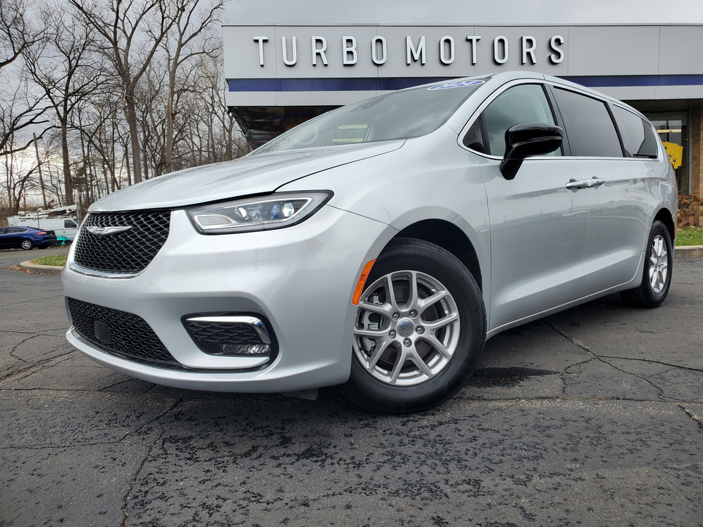 2024 CHRYSLER PACIFICA for sale in CLINTON TOWNSHIP