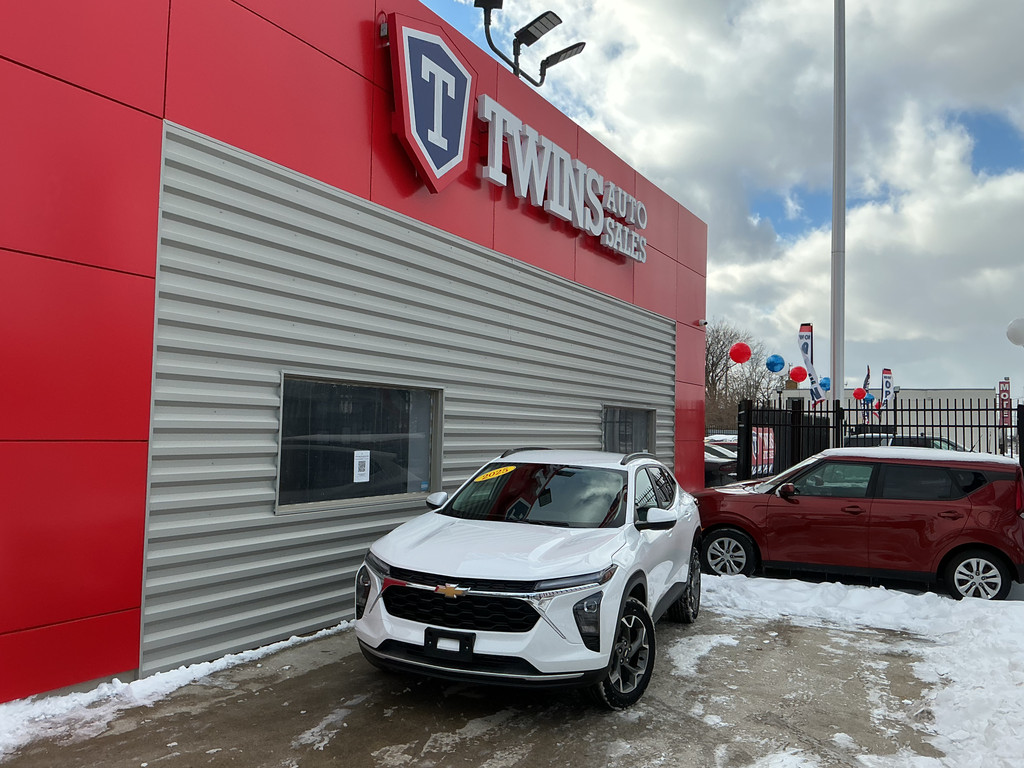 2025 CHEVROLET TRAX for sale in DETROIT