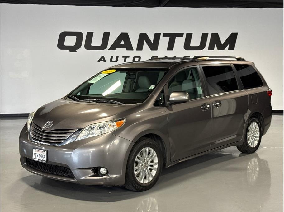 2016 TOYOTA SIENNA for sale in GARDEN GROVE