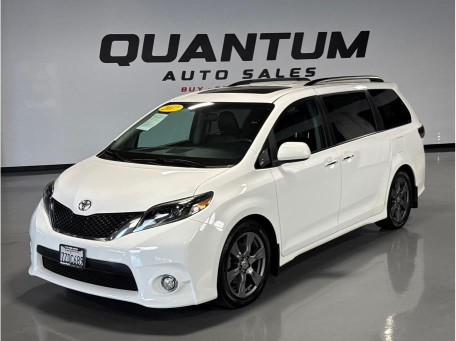 2017 TOYOTA SIENNA for sale in GARDEN GROVE