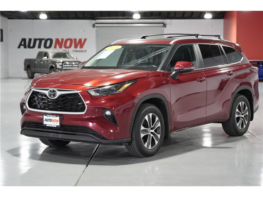 2023 TOYOTA HIGHLANDER for sale in INDIO