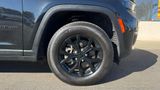Diamond Black Crystal Pearlcoat, 2024 JEEP GRAND CHEROKEE L Thumnail Image 3